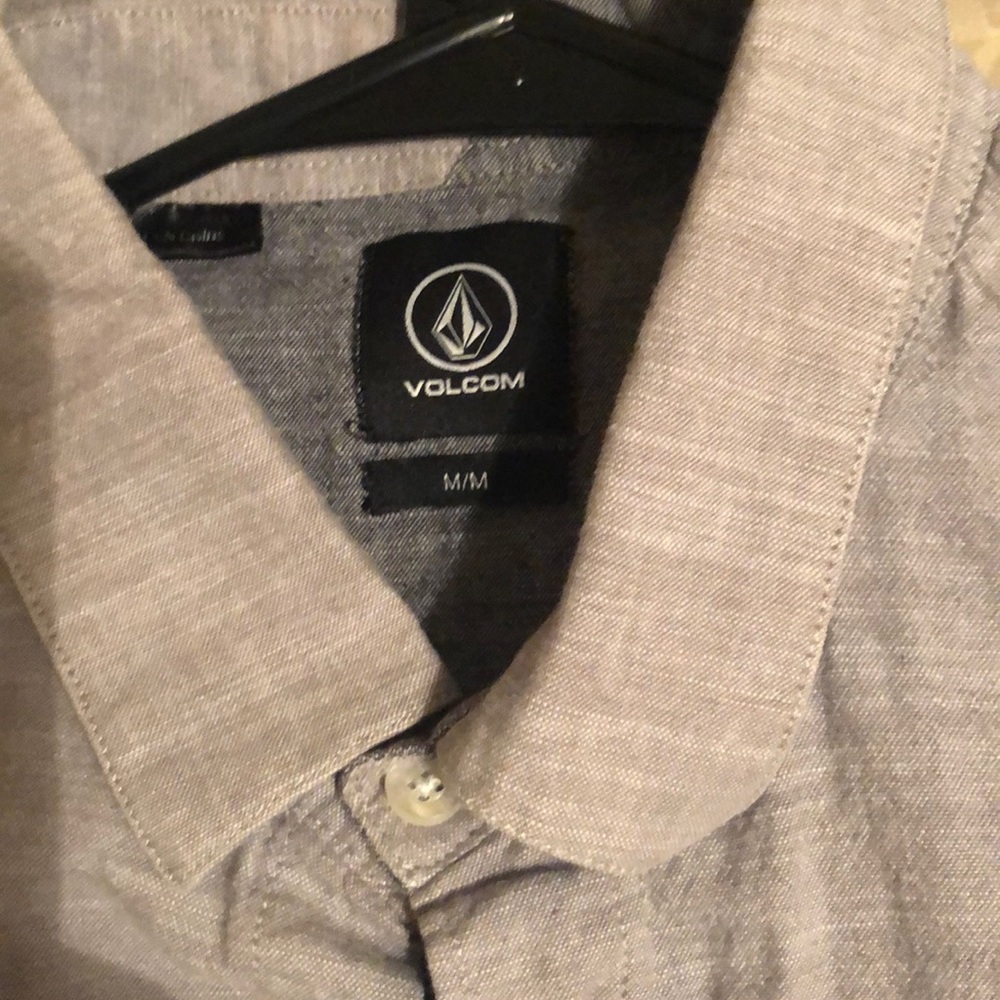 Volcom button up tee - Picture 2 of 3